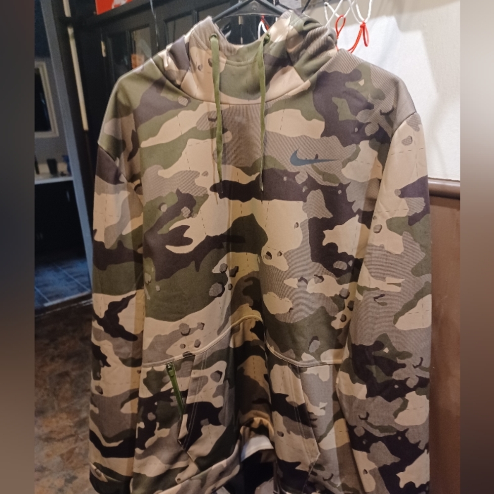Nike Therma-FIT Camo Jacket in Green and Brown